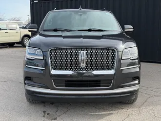2023 Lincoln Navigator photo 2