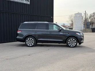 2023 Lincoln Navigator photo 6