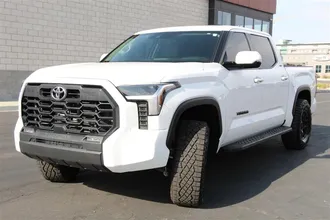 2024 TOYOTA TUNDRA photo 3