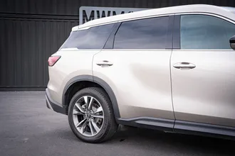 2023 INFINITI QX60 photo 5
