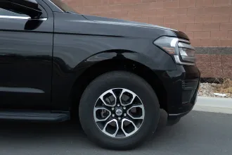 Expedition Max 8
