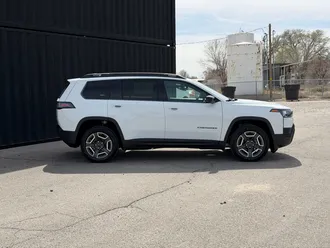 2026 Jeep Cherokee photo 6