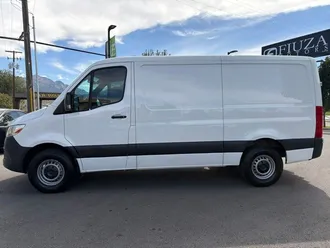 2021 Mercedes-Benz Sprinter 2500 photo 3