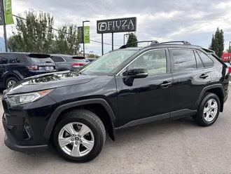 2019 Toyota RAV4 photo 2