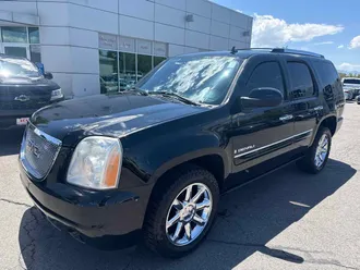 2007 GMC Yukon Denali photo 2