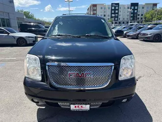 2007 GMC Yukon Denali photo 3