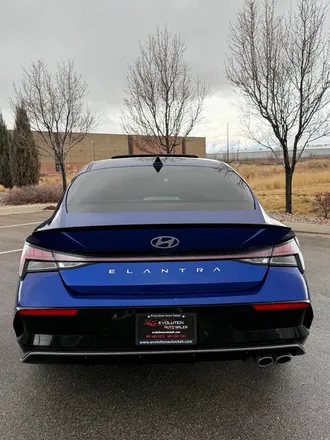 2024 Hyundai Elantra photo 4