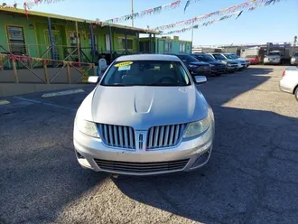 2010 Lincoln MKS photo 3