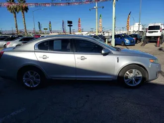 2010 Lincoln MKS photo 5
