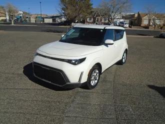 2023 Kia Soul photo 3