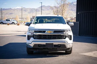 2023 Chevrolet Silverado 1500 photo 2