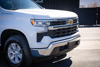 2023 Chevrolet Silverado 1500 photo 3