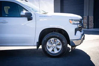 2023 Chevrolet Silverado 1500 photo 4