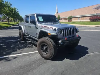 2020 Jeep Gladiator photo 2