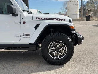 2026 Jeep Gladiator photo 4