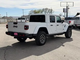 2026 Jeep Gladiator photo 7
