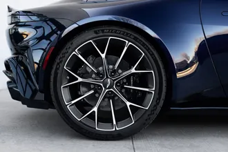 2026 Aston Martin Vantage photo 7