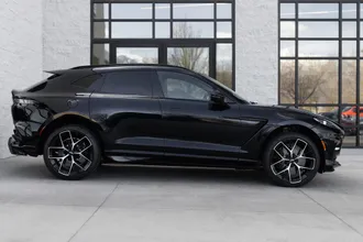 2026 Aston Martin DBX photo 3