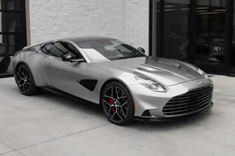 2026 Aston Martin Vanquish photo 3