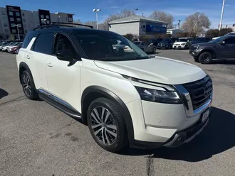 2022 Nissan Pathfinder photo 4