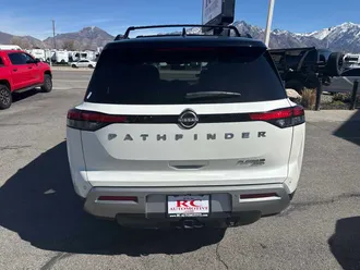 2022 Nissan Pathfinder photo 7
