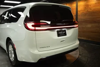2023 CHRYSLER PACIFICA photo 6