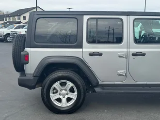 2020 Jeep Wrangler photo 5
