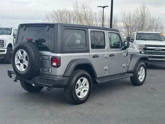 2020 Jeep Wrangler photo 6