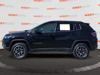 2025 Jeep Compass photo 2