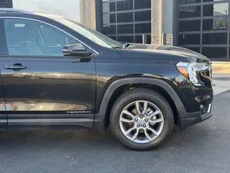 2024 GMC Terrain photo 3