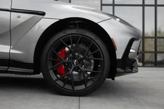 2026 Aston Martin DBX photo 6