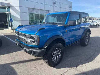 2023 Ford Bronco photo 2