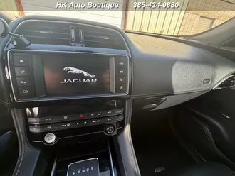 F-Pace 30t R-Sport 12