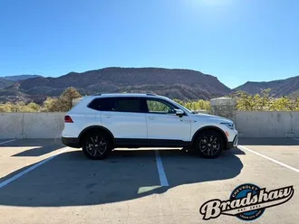 2024 Volkswagen Tiguan photo 3