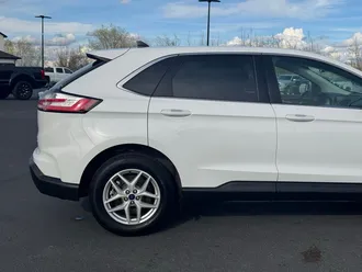 2022 Ford Edge photo 5