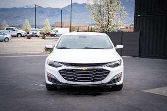 2024 Chevrolet Malibu photo 2