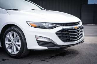 2024 Chevrolet Malibu photo 3