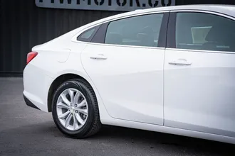 2024 Chevrolet Malibu photo 5