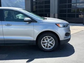 2023 Ford Edge photo 3