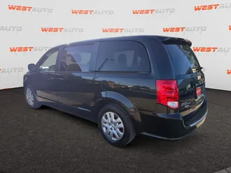 2017 Dodge Grand Caravan photo 3