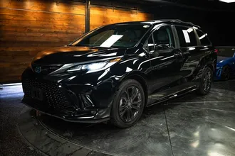 2024 TOYOTA SIENNA photo 2