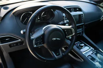 F-PACE 16