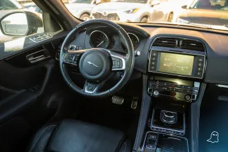 F-PACE 19
