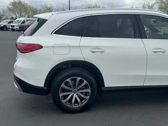 2024 Mercedes-Benz GLC photo 5
