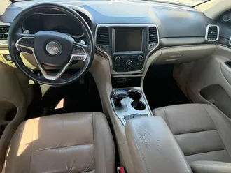 Grand Cherokee 12
