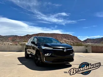 2023 Buick Enclave photo 2