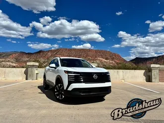 2025 Nissan Kicks photo 2