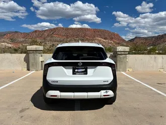 2025 Nissan Kicks photo 7