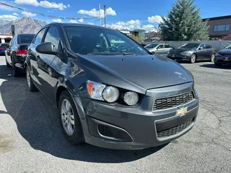 2013 Chevrolet Sonic photo 2