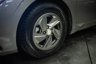 2025 HYUNDAI ELANTRA photo 3